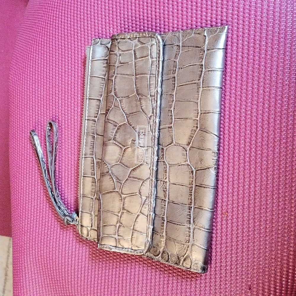Henri bendel